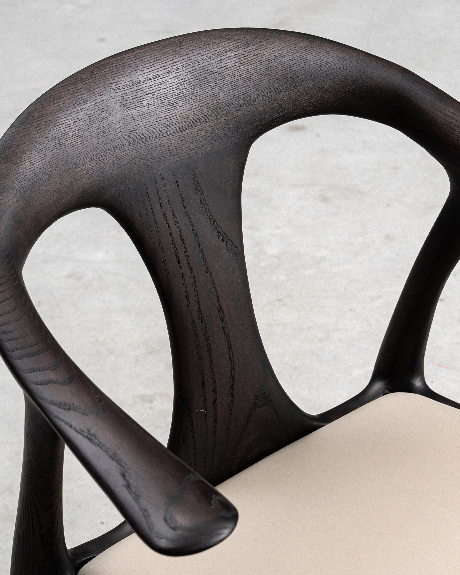 Curved Surface Chair White Ash โ Smoked Black gallery view 6