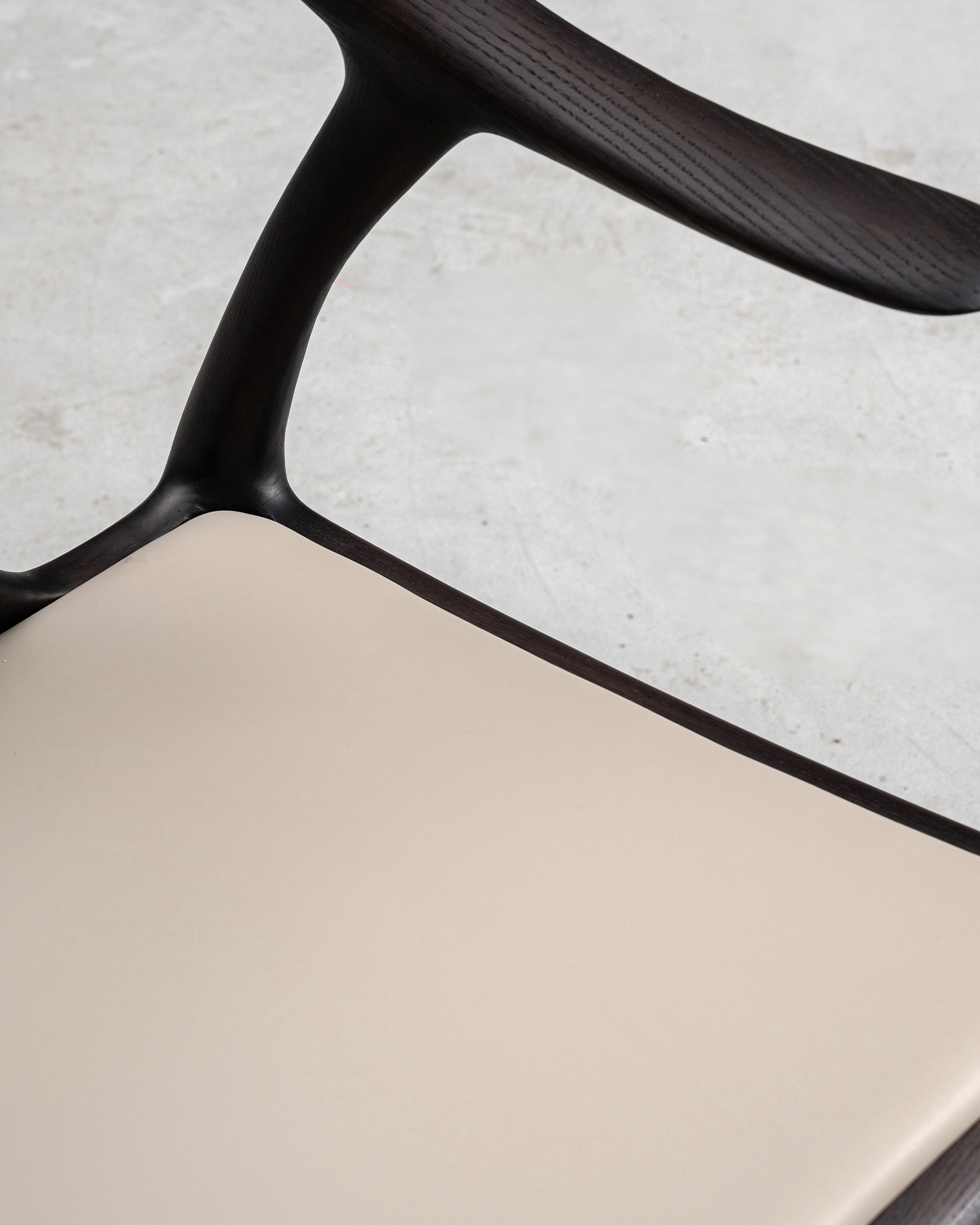 Curved Surface Chair White Ash โ Smoked Black gallery view 7