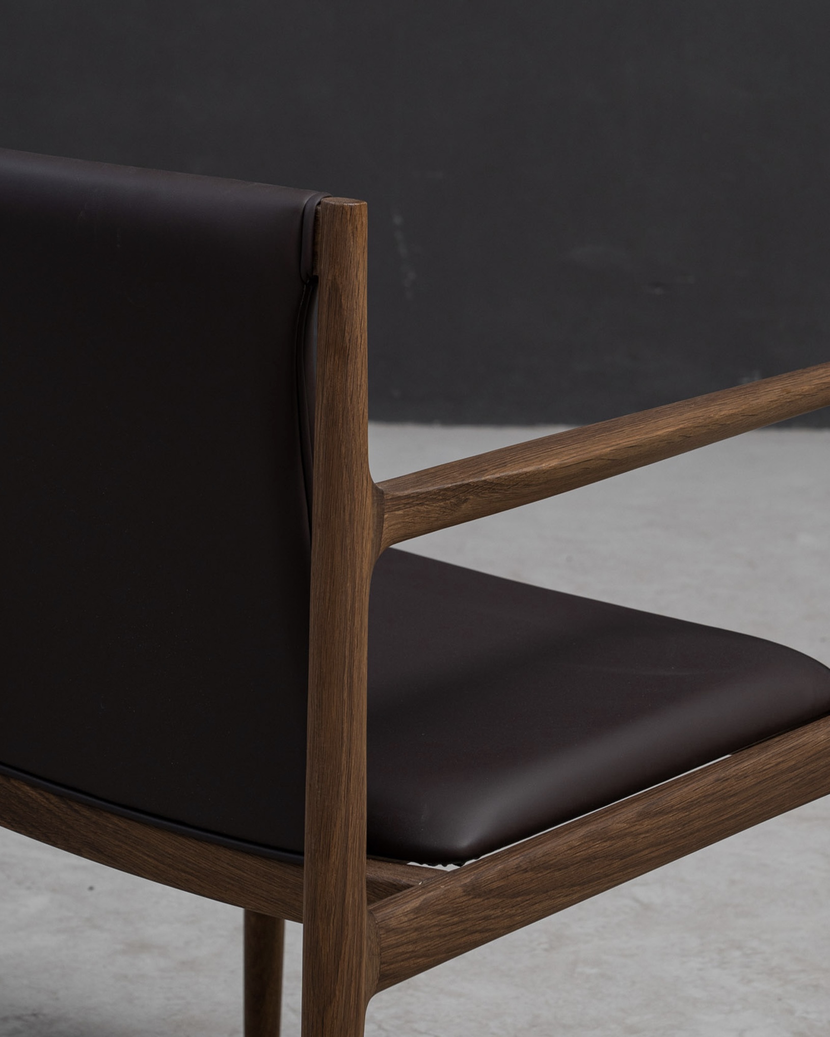Jianchuan Chair Smoked French White Oak gallery view 3