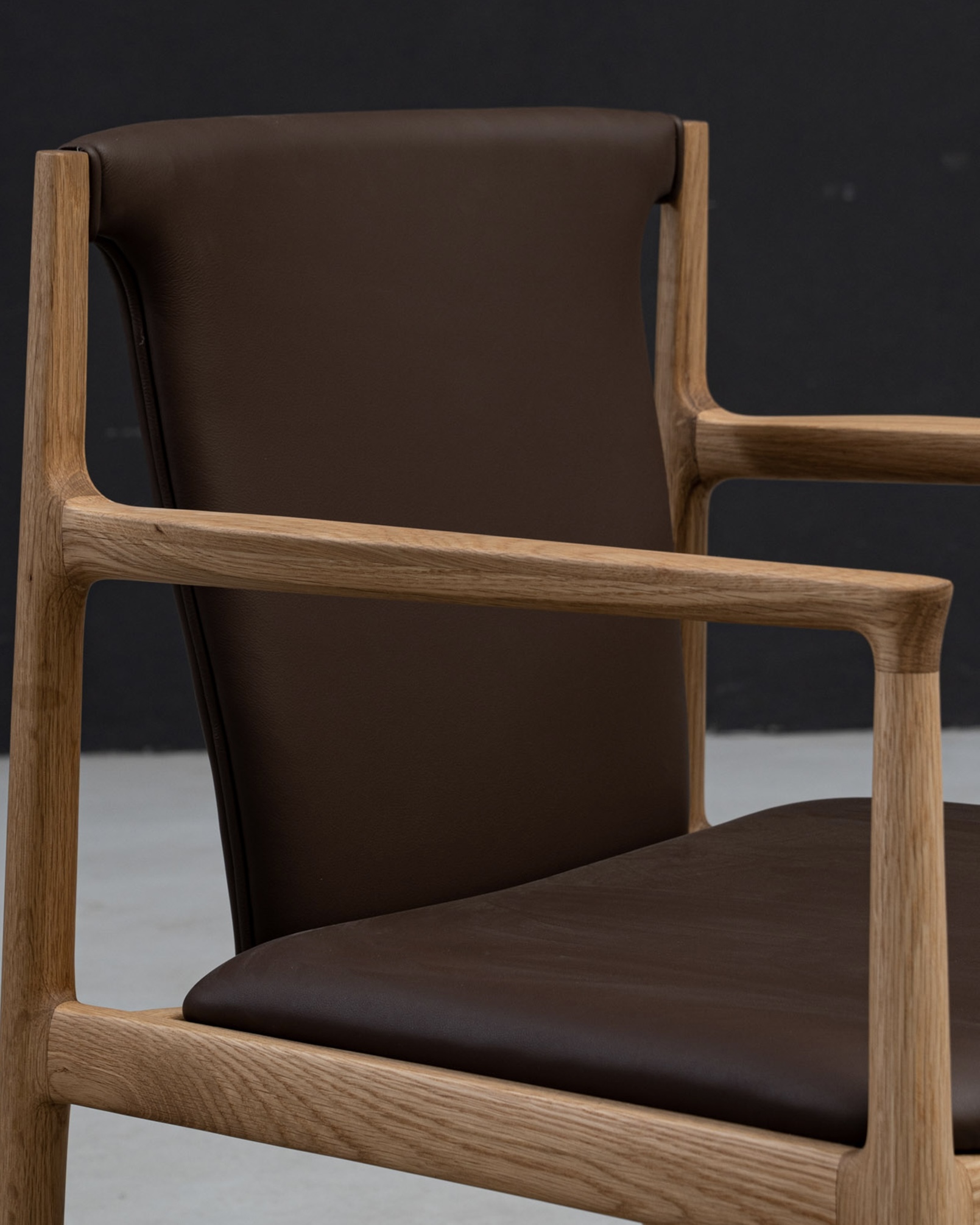 Jianchuan Chair Smoked French White Oak gallery view 5