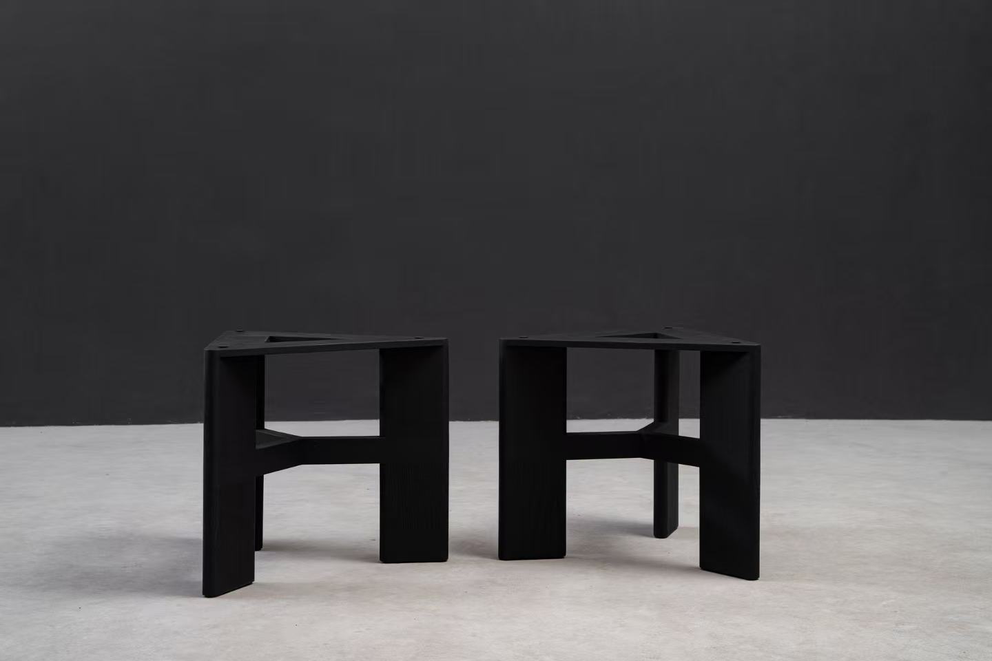 Tri-Edge Table Base gallery view 2