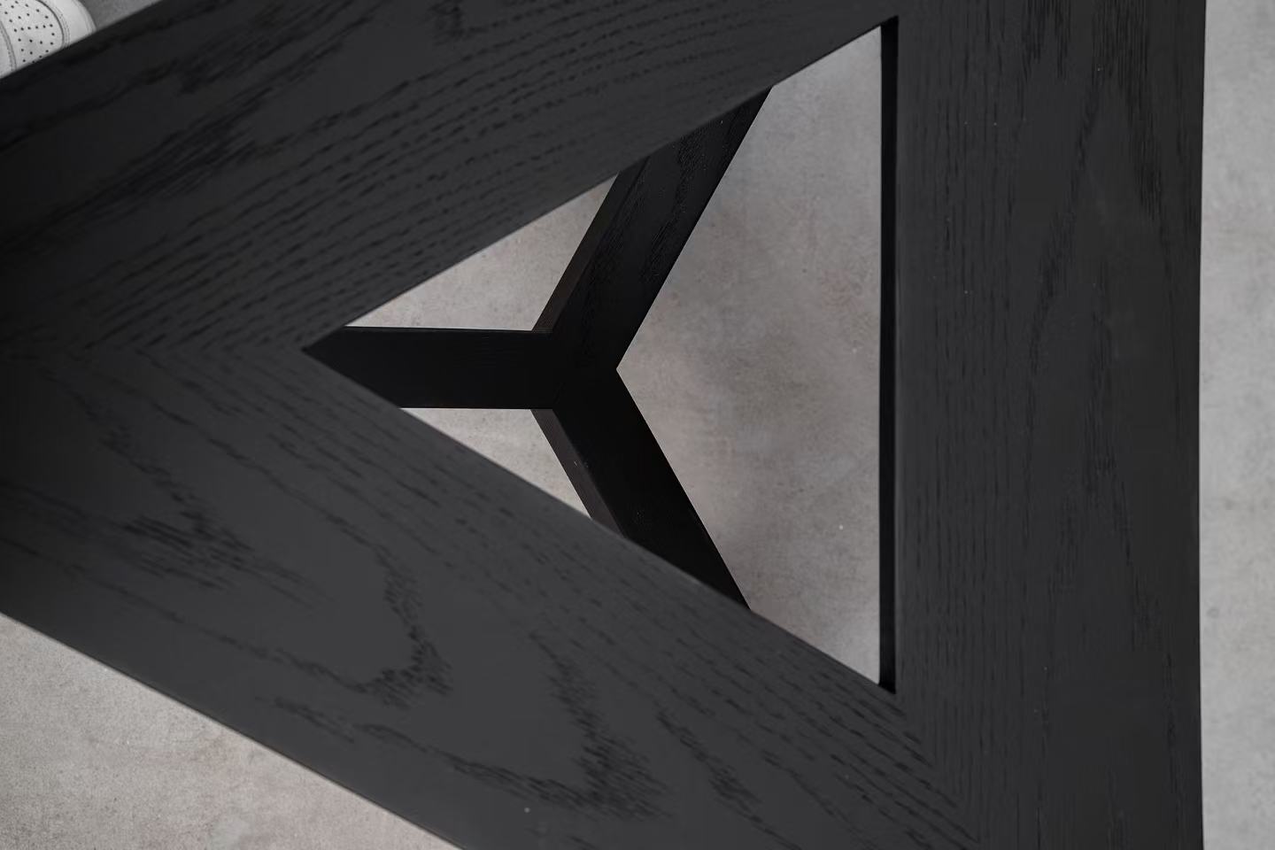 Tri-Edge Table Base gallery view 8