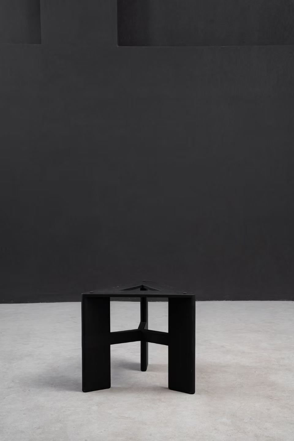 Tri-Edge Table Base gallery view 9