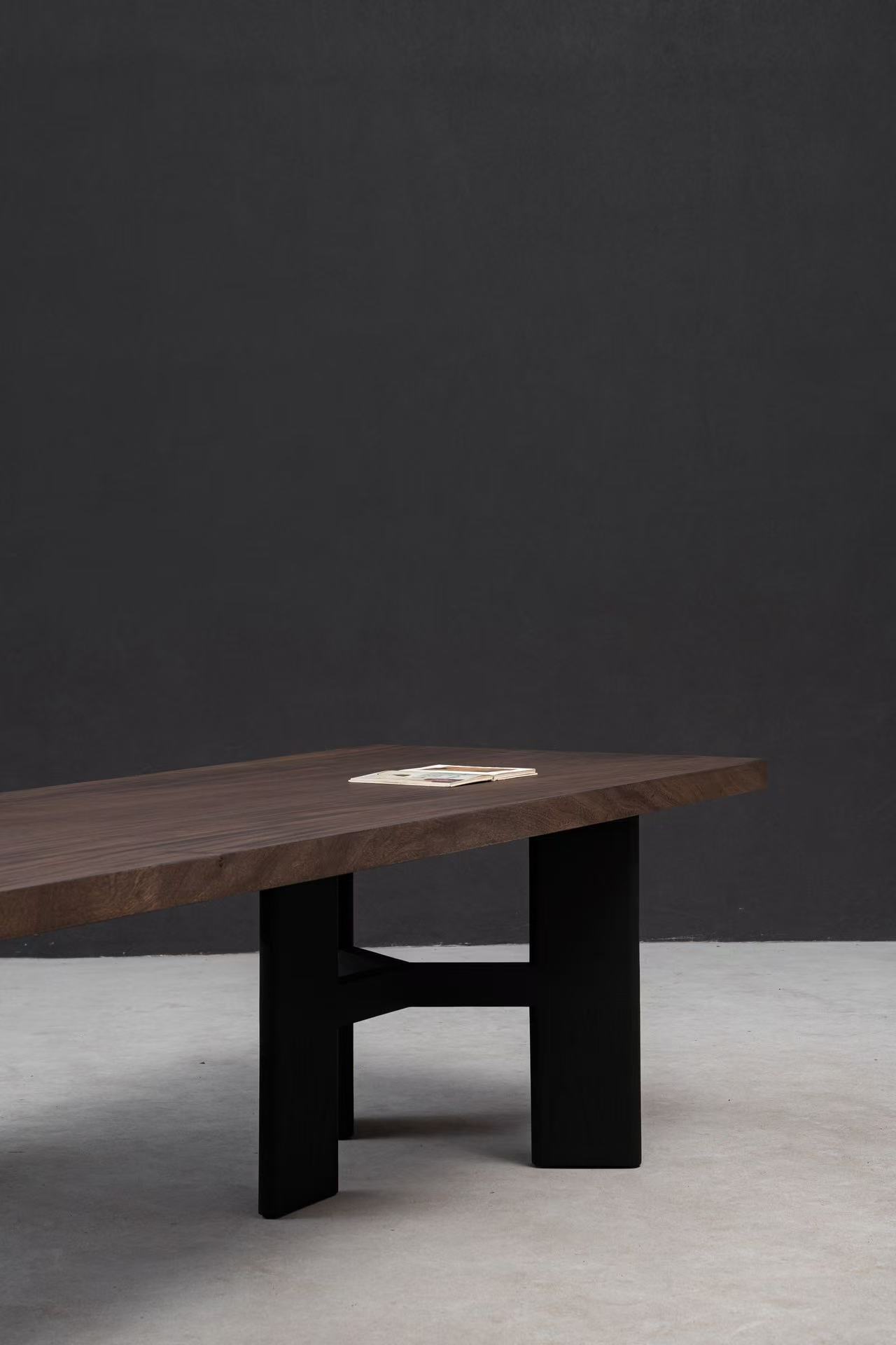 Tri-Edge Table Base gallery view 11