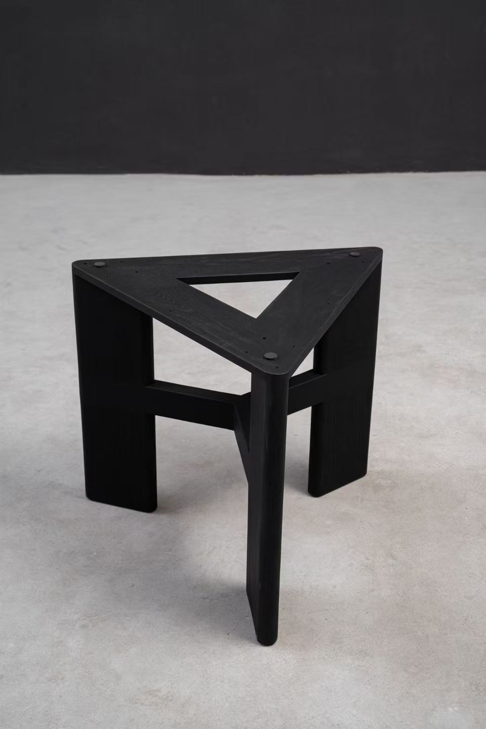 Tri-Edge Table Base gallery view 13
