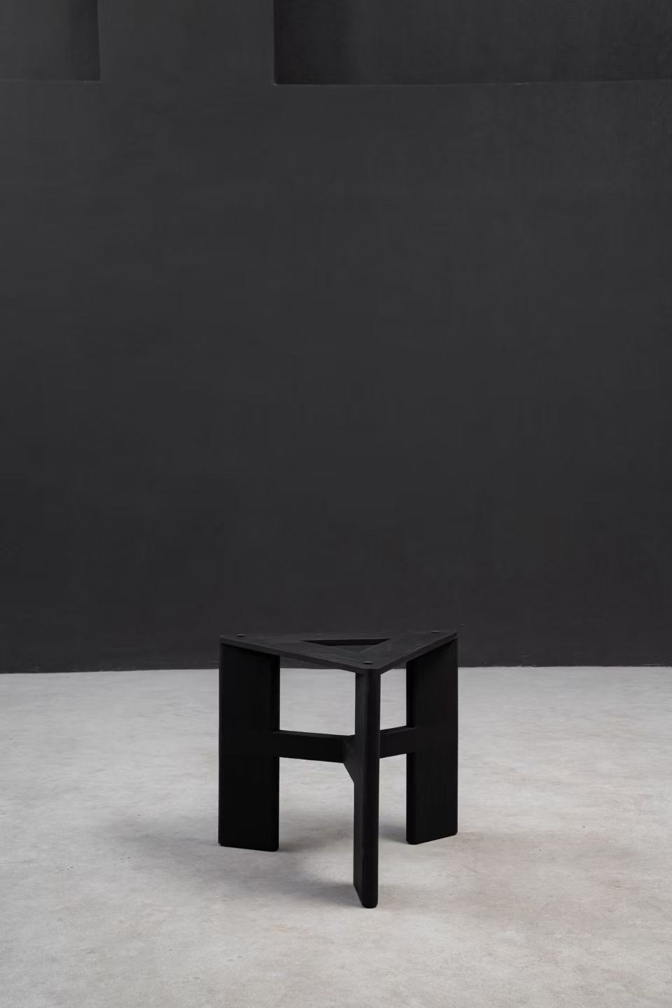 Tri-Edge Table Base gallery view 14