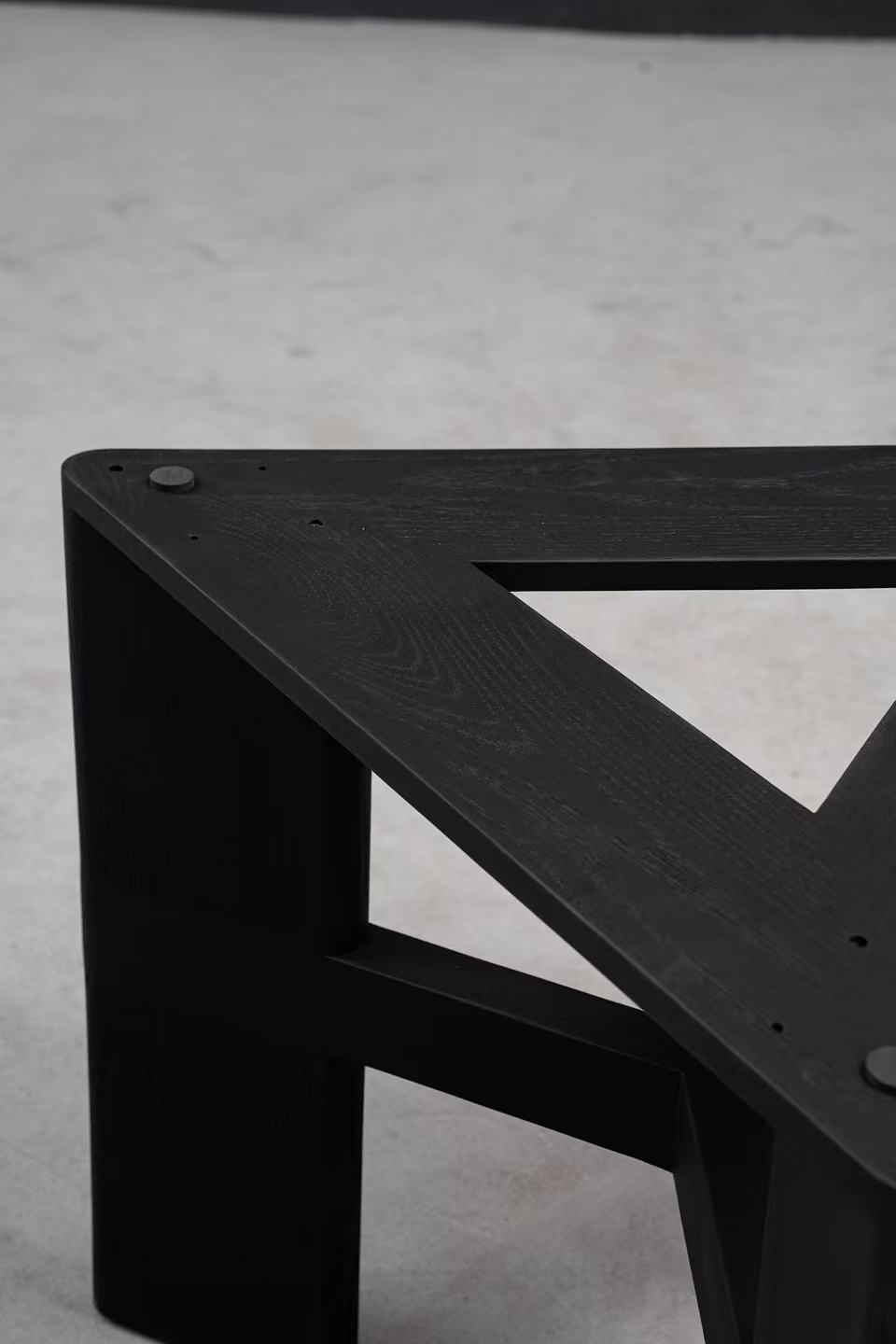 Tri-Edge Table Base gallery view 15