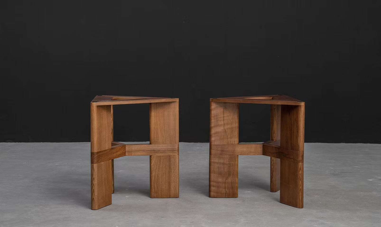 Tri-Edge Table Base gallery view 18