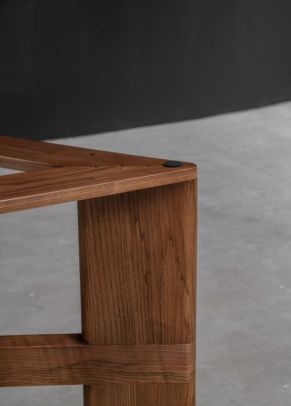 Tri-Edge Table Base gallery view 25