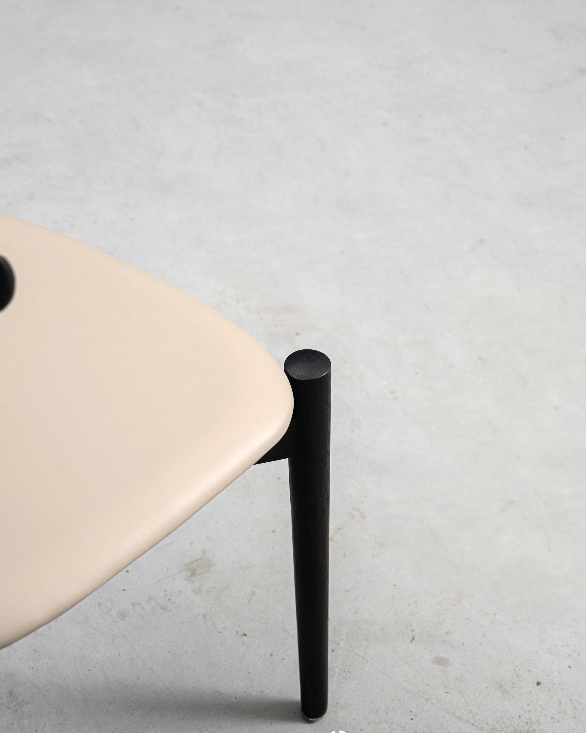 Xiaobu Jian Chair Light Grey gallery view 9